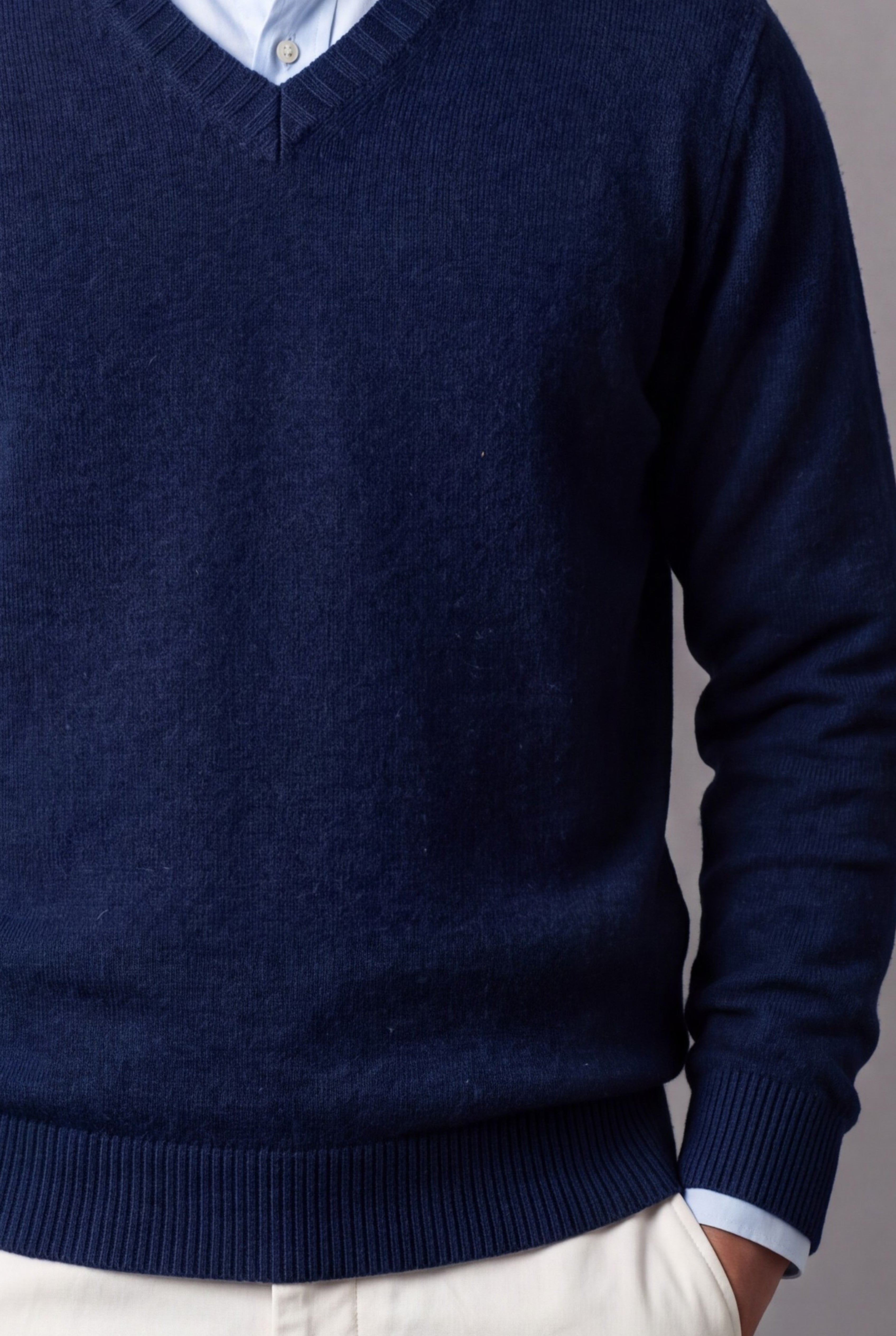 V-Neck Nuvola Inchiostro 100% Cashmere