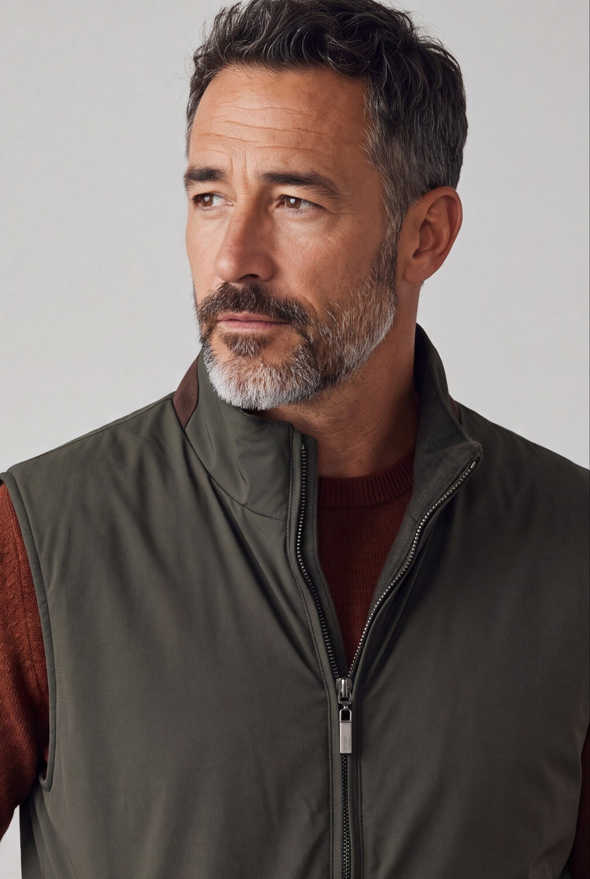 Gilet Reversibile in Tessuto Tecnico e Cashmere Olive/Loden