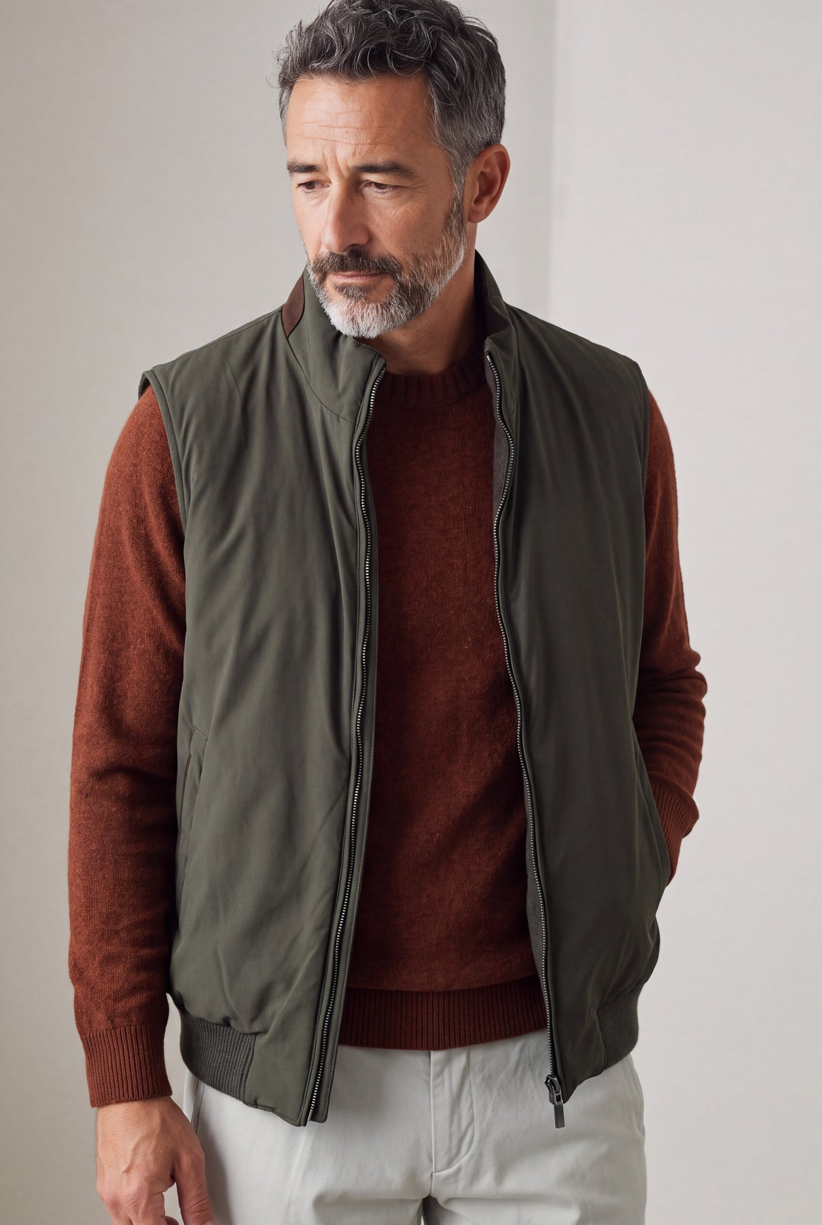 Gilet Reversibile in Tessuto Tecnico e Cashmere Olive/Loden