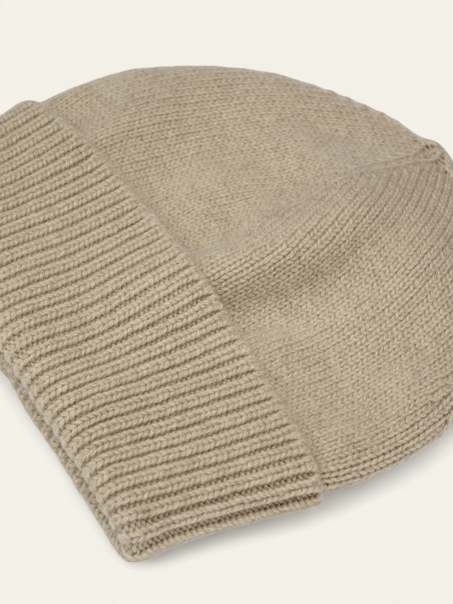 Cappello A Coste In Puro Cashmere 100% | Unisex | Made In Italy | Cardiff Yarns - Colori Neutri (Nero, Blu, Grigio, Beige, Panna)