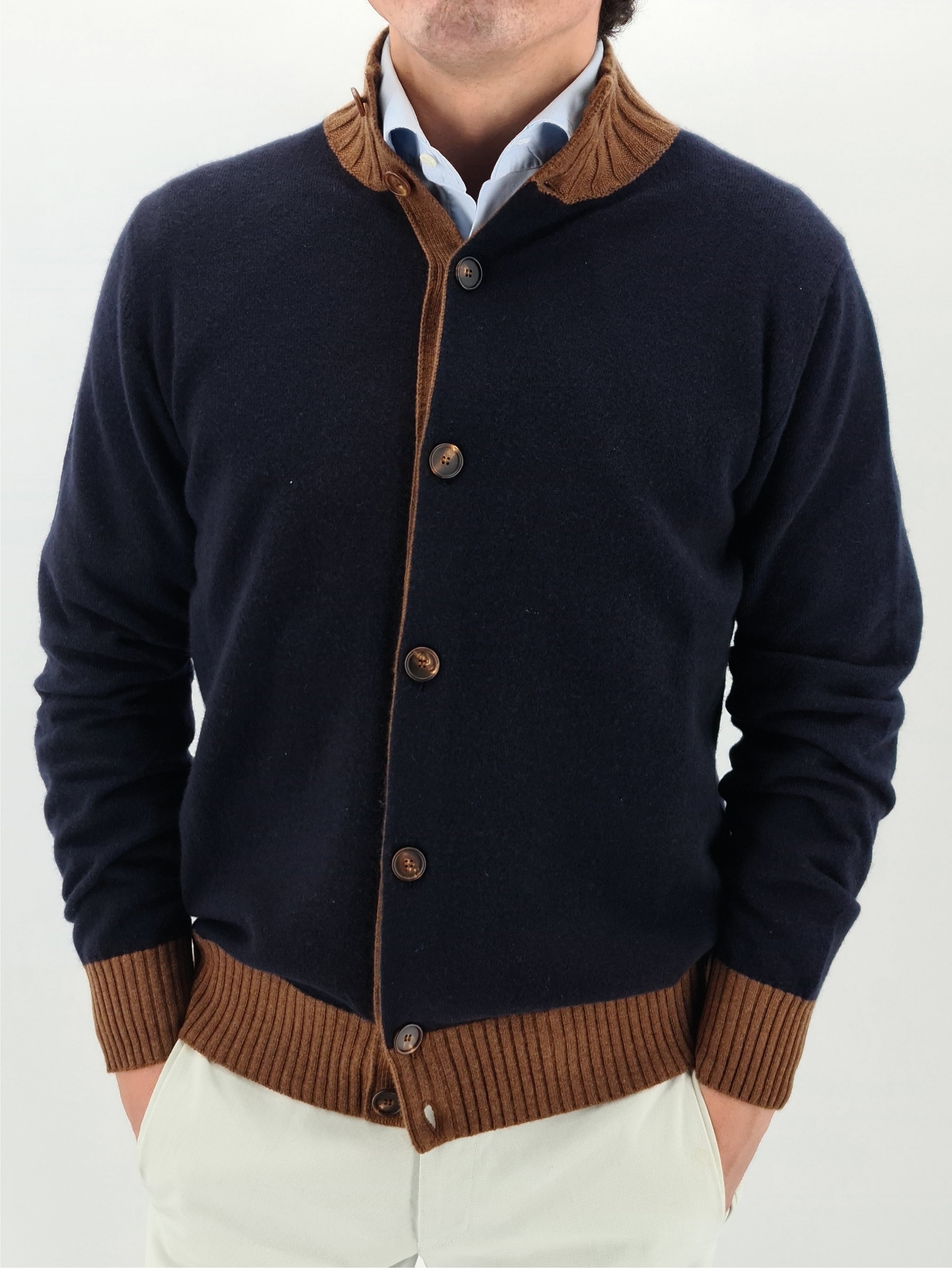 8 Bottoni Bourbon Blue 100% Cashmere