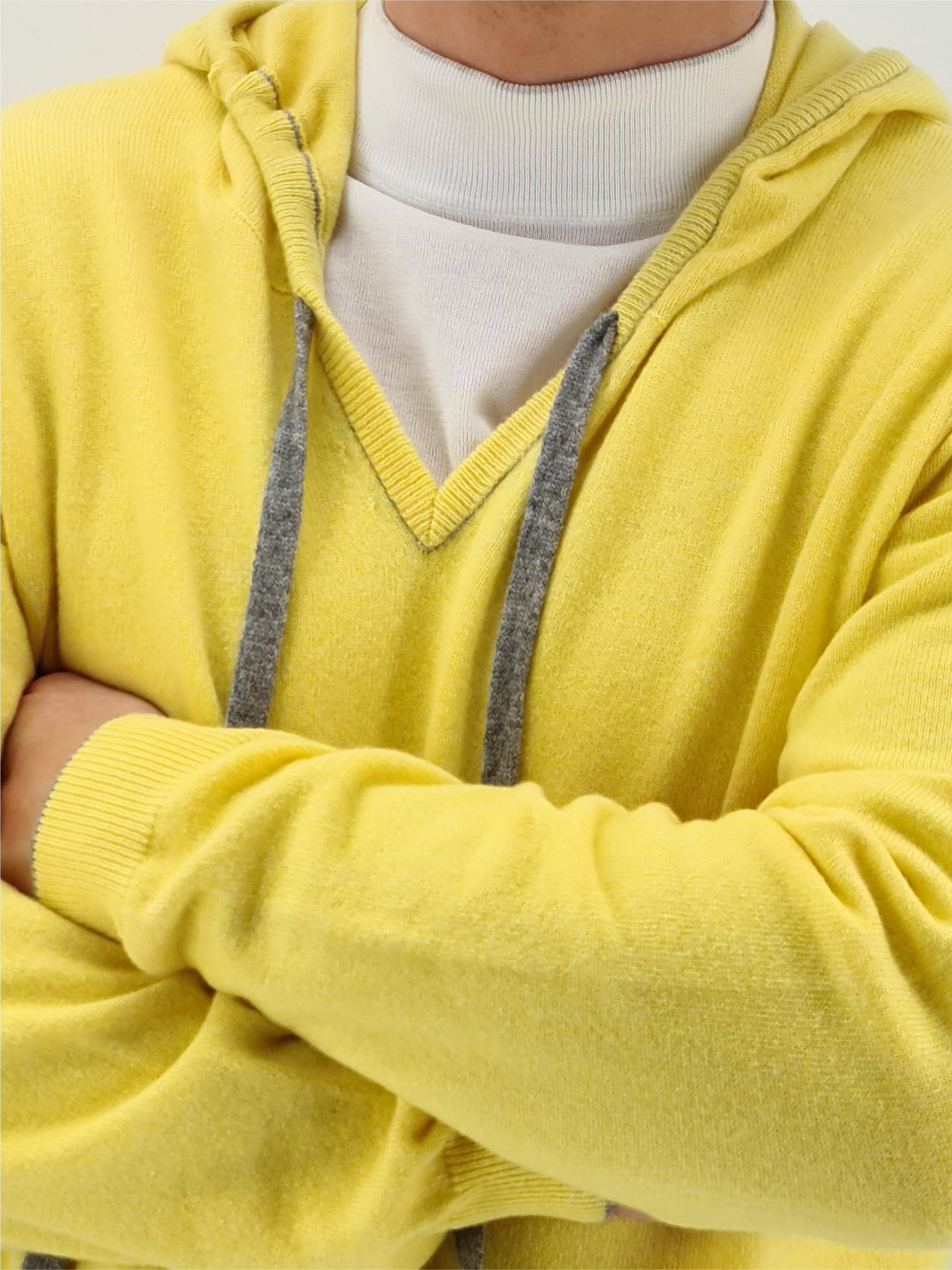 Hoodie V-Neck Lemon 100% Cashmere