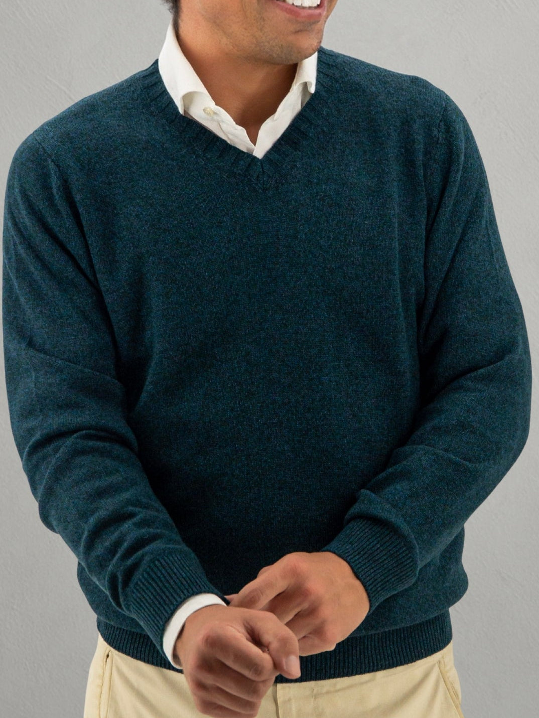 Scollo V Nuvola Verde Notte 100% Cashmere