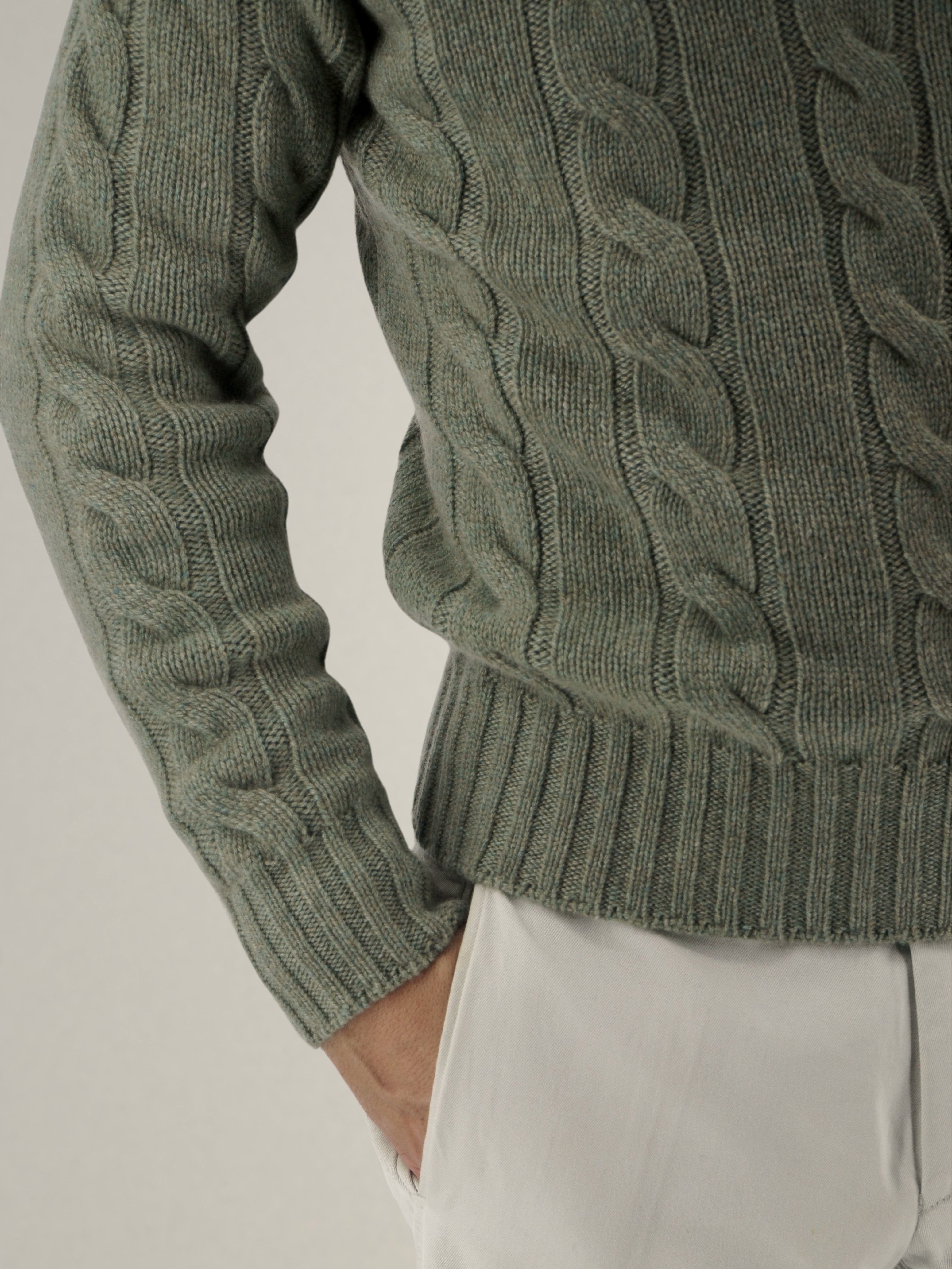 Wide Cable Turtleneck Verde 100% Cashmere