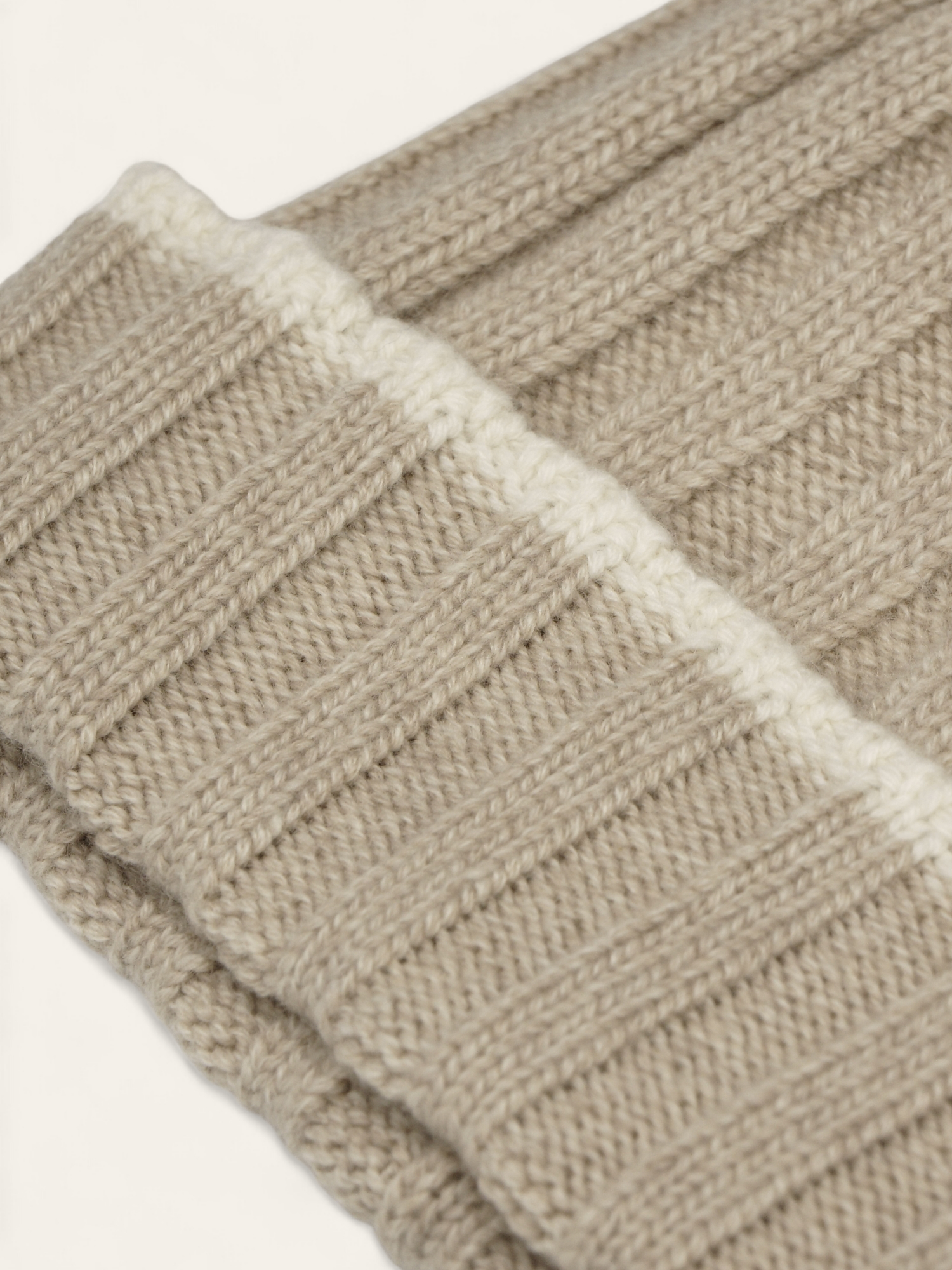 Ribbed Beanie Pebble 100% Cashmere