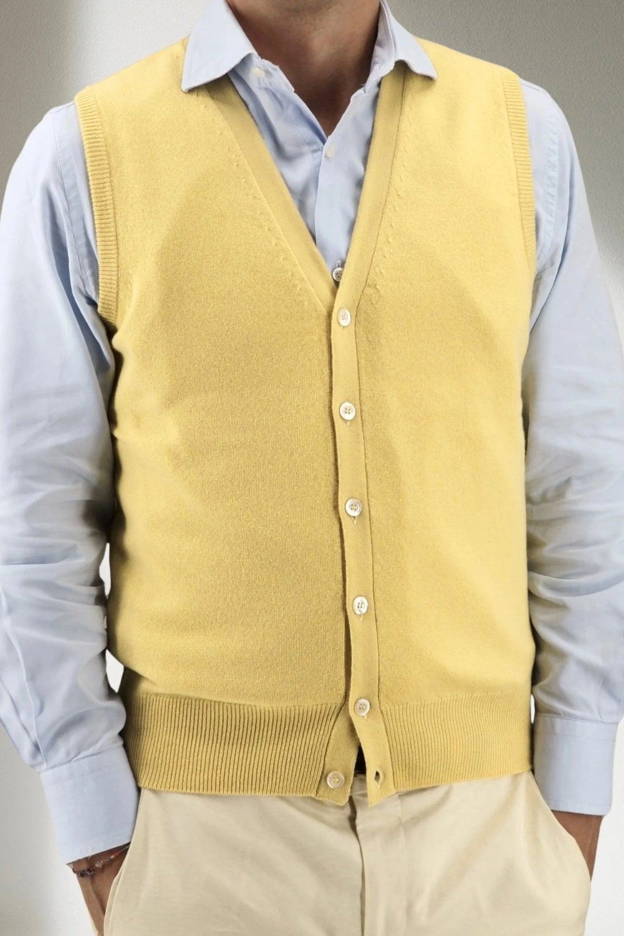BUTTON GILET YELLOW 100% CASHMERE