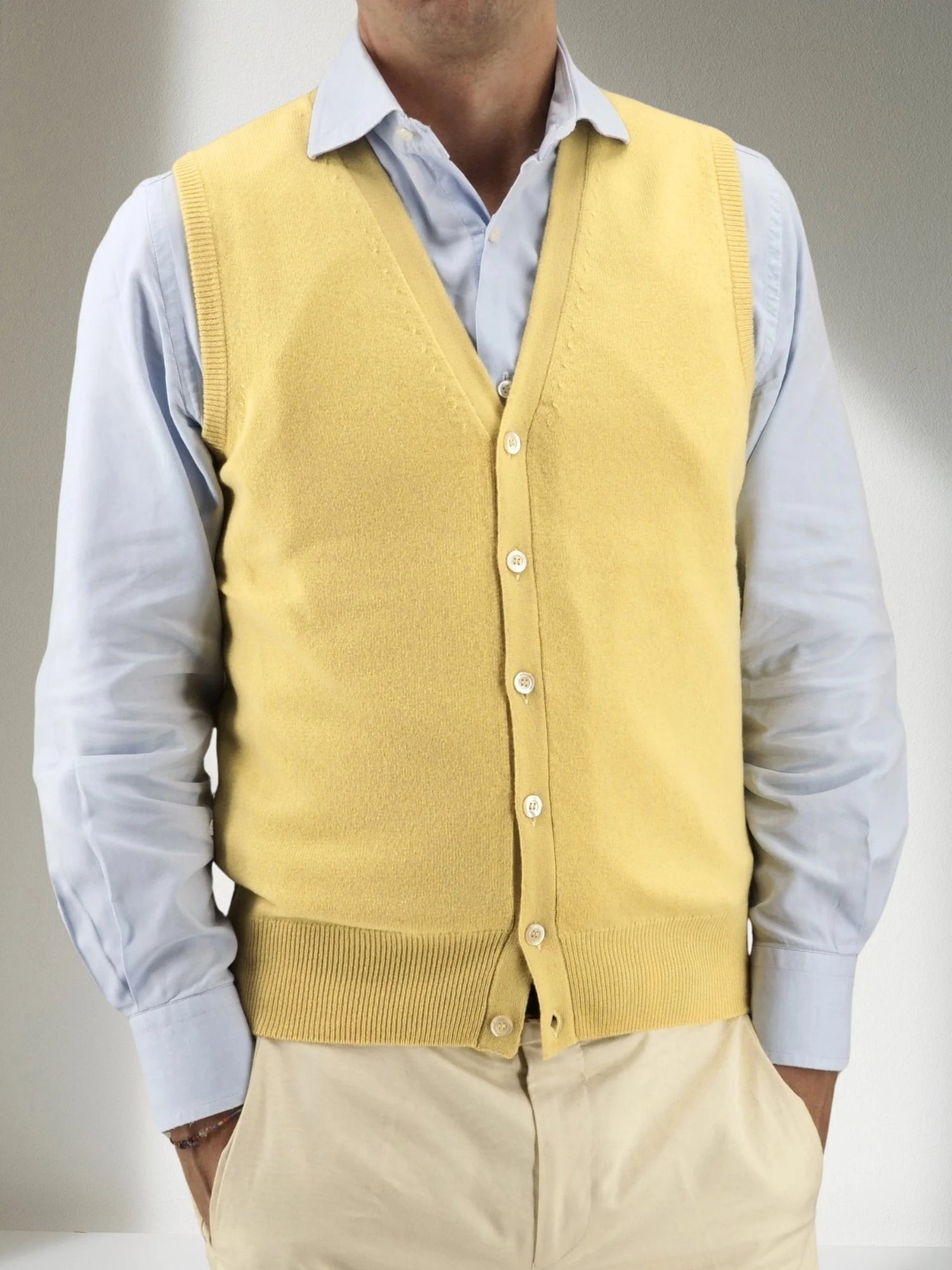 GILET BOTTONI GIALLO 100% CASHMERE