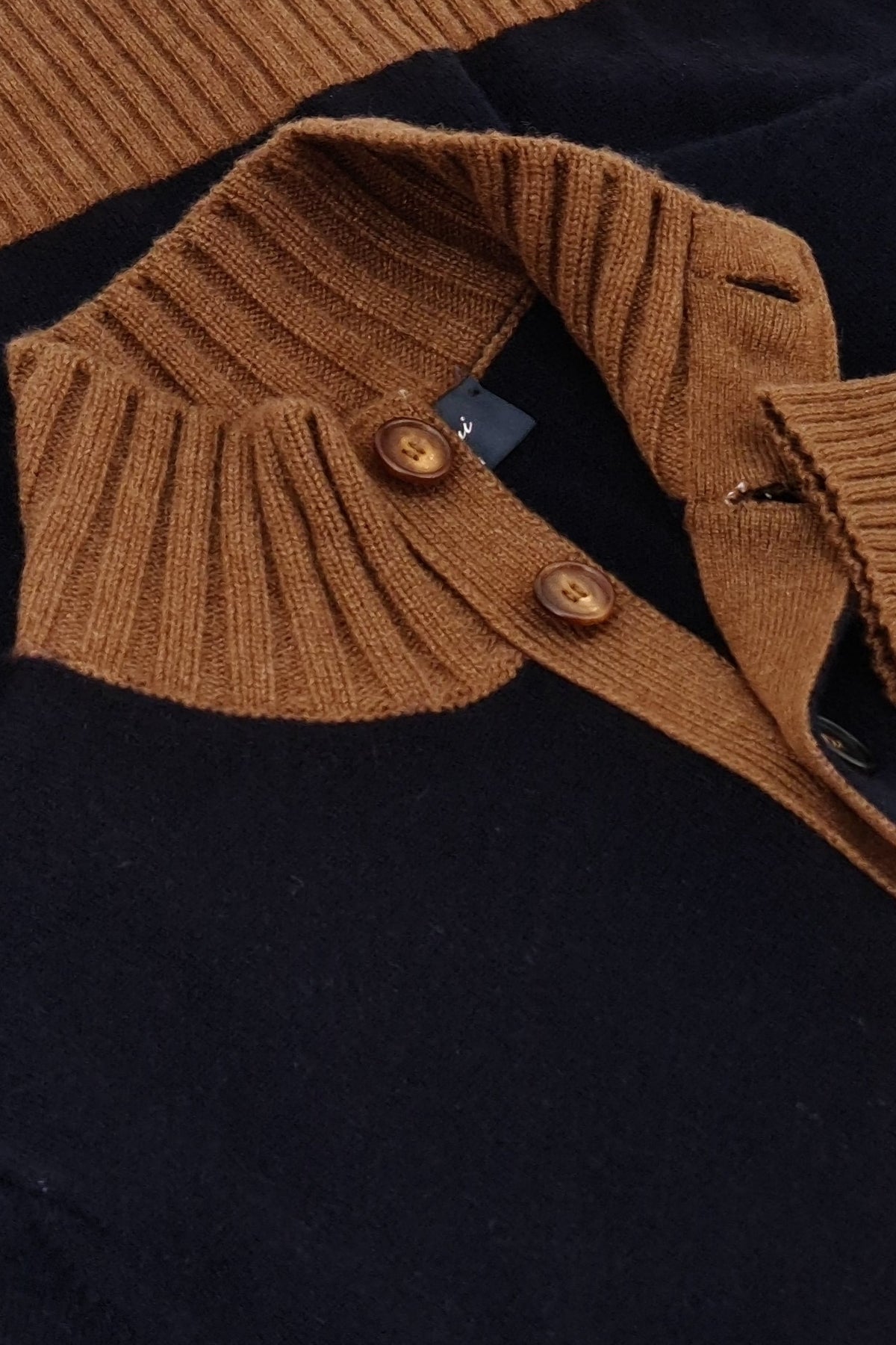 8 Bottoni Bourbon Blue 100% Cashmere