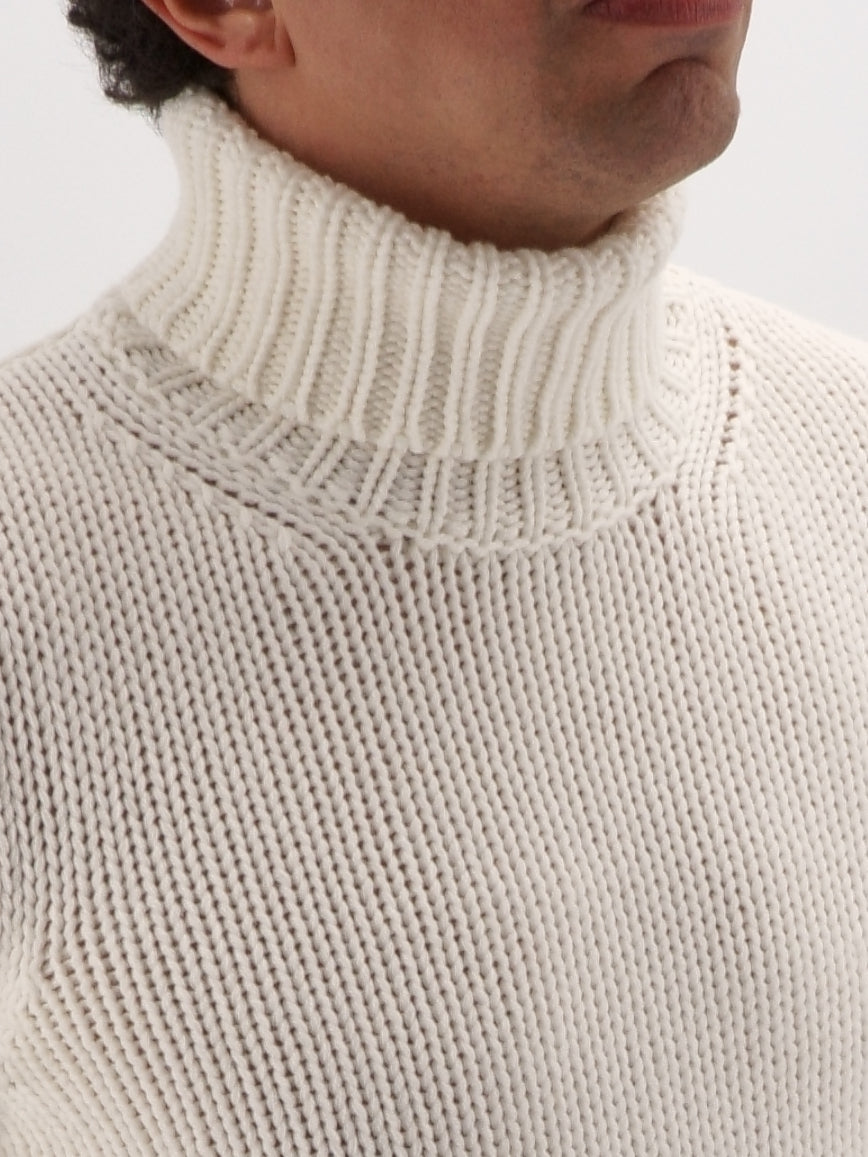 Nuvola Turtleneck Latte 100% Cashmere