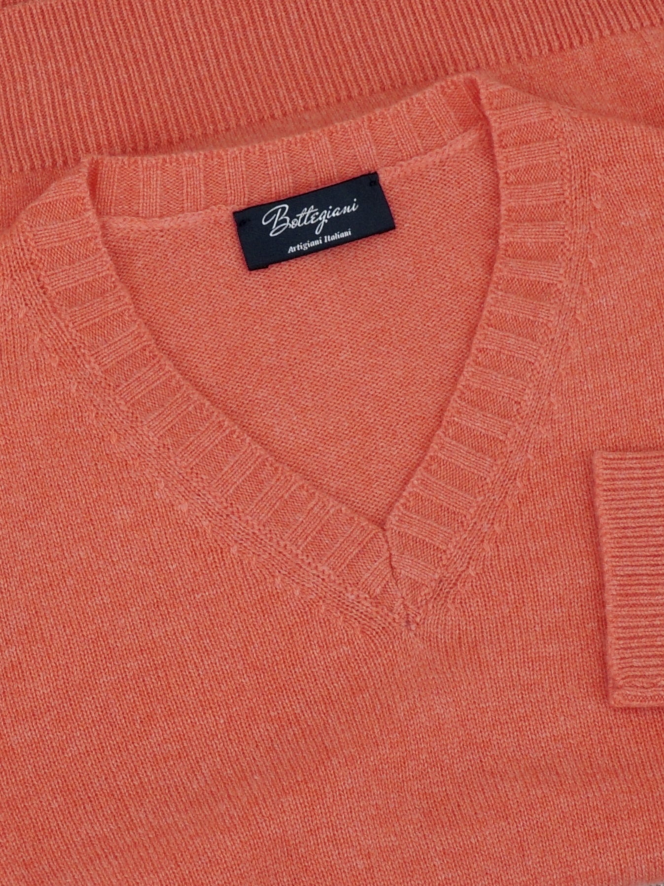 V-Neck Nuvola Living Coral 100% Cashmere