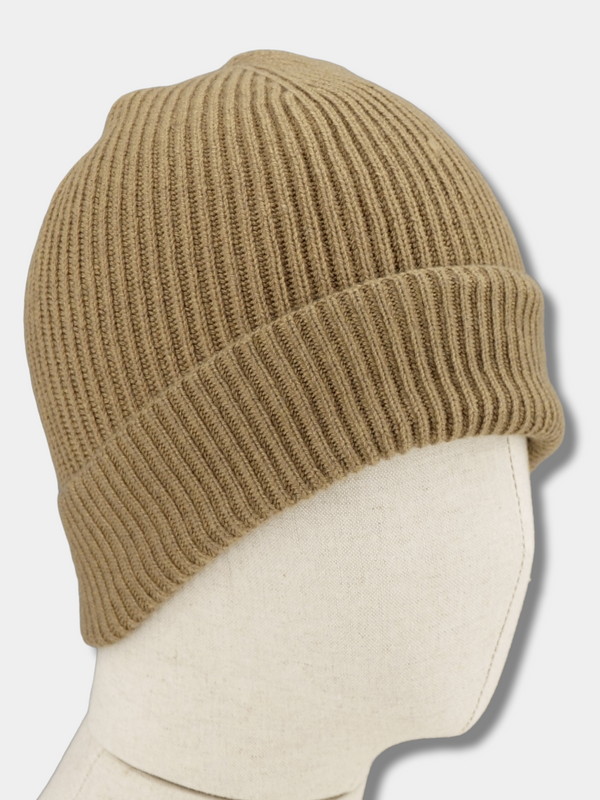 English Ribbed Beanie Sand 100% Cashmere